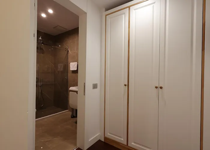 Отель Harbour 4*