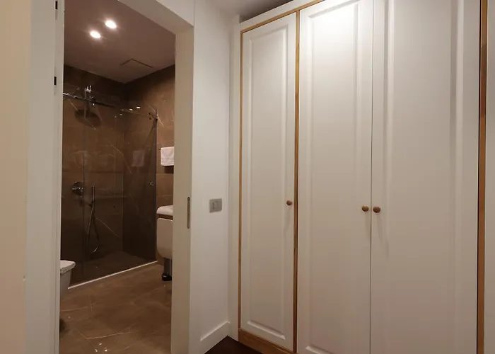 Harbour Hotel Sarandë