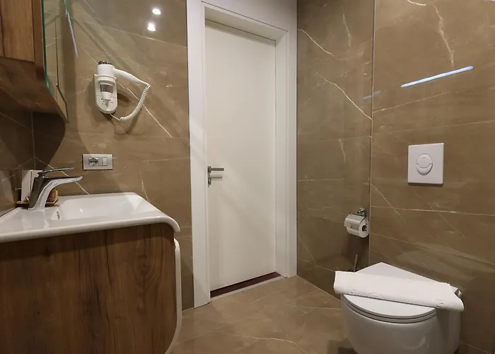 Harbour Hotel Sarandë