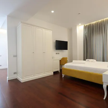 Harbour Hotel Sarandë