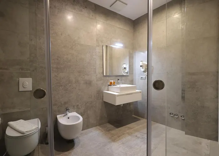 Harbour Hotell Sarandë